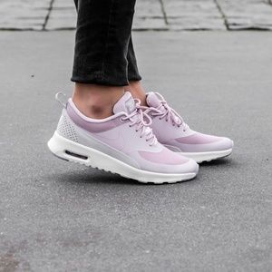Nike air max Thea in the color “particle rose”